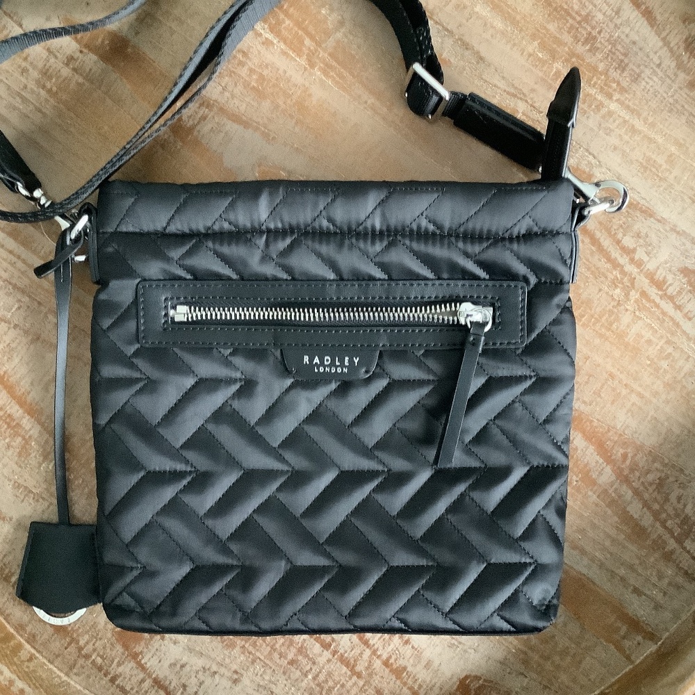RADLEY LONDON Black Rectangle Messenger Bag with Cream Interior